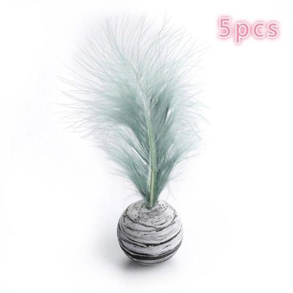 Non-Toxic_Cat_Feather_Balls_for_Safe_Chewing_and_Batting